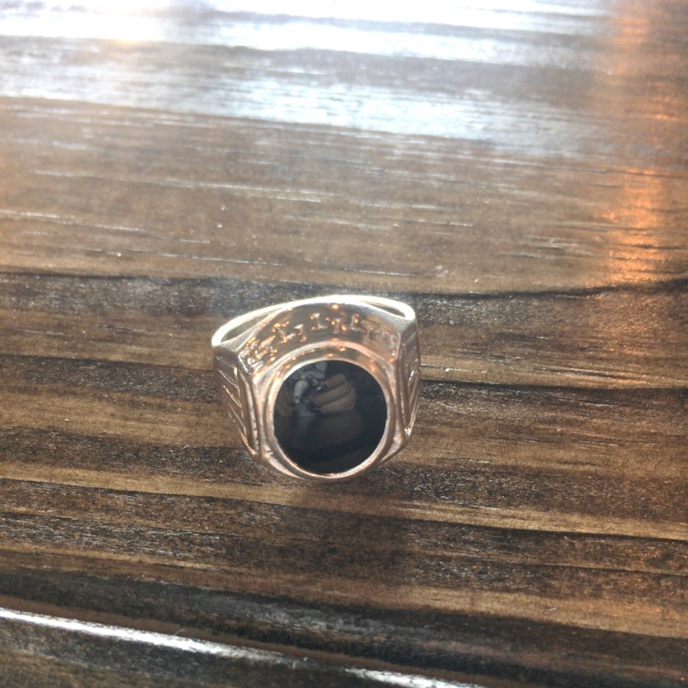 *SOLD* NWOT Silvertone Faux Black onyx ring - Picture 2 of 4